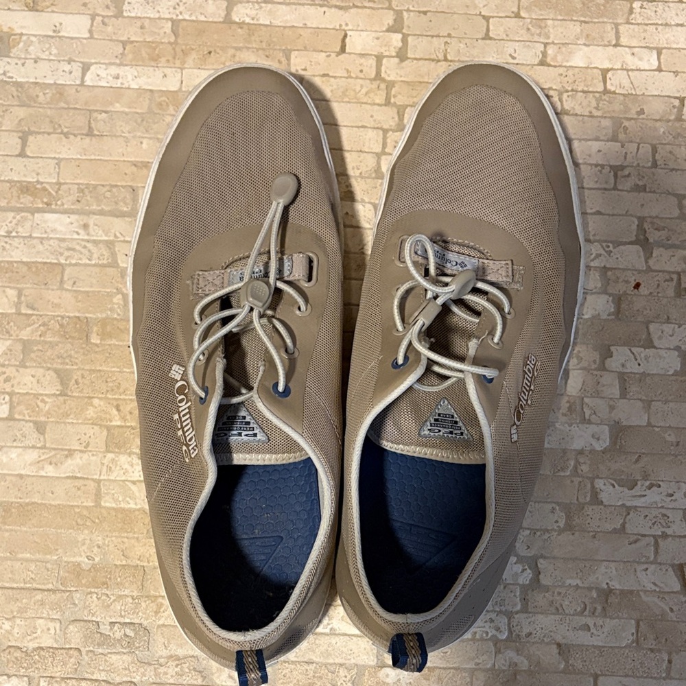 Columbia Men's Beige Sneakers